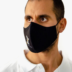 Homem com máscara